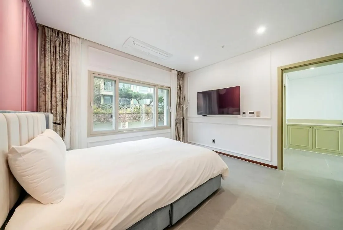 Rumah liburan Ganghwa Elijah Pool Villa Incheon