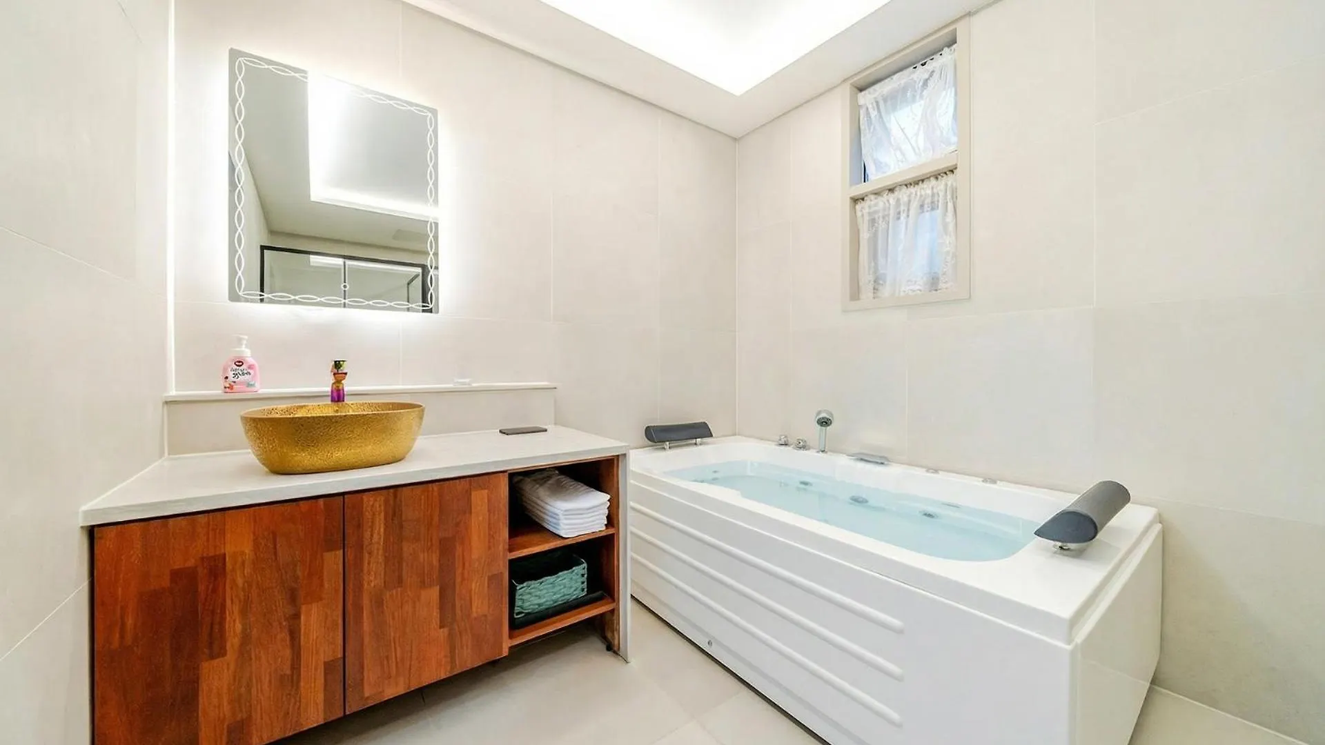 Ganghwa Elijah Pool Villa Incheon